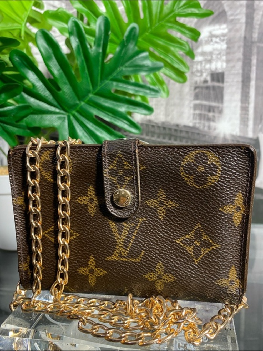 Authentic Louis Vuitton Monogram Kisslock Wallet